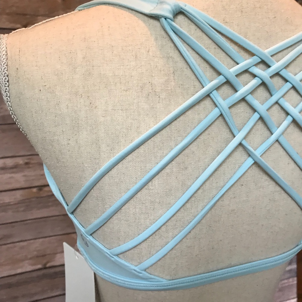 NWT LIGHT BLUE LULULEMON FREE TO BE BRA WILD glow - Picture 5 of 8